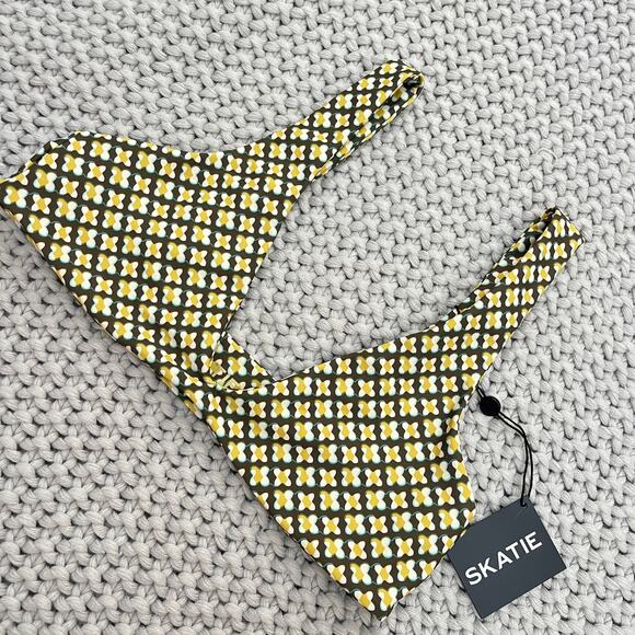 Skatie• ‘Sami’ Bikini Top in ECHO - Picture 4 of 9